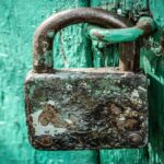 Padlock - Imagen de Michal Jarmoluk en Pixabay